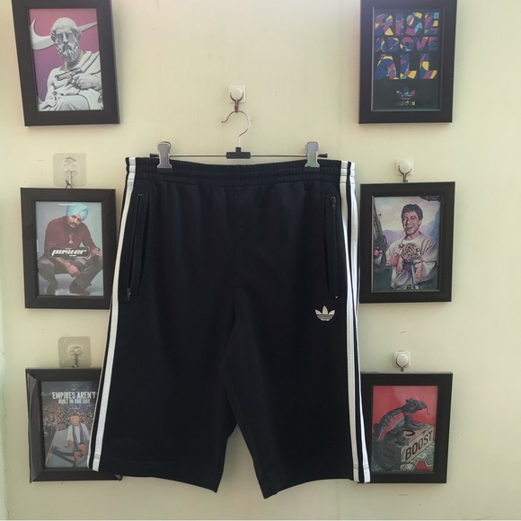 Adidas orignals shorts (M-L) - Picture 2 of 6